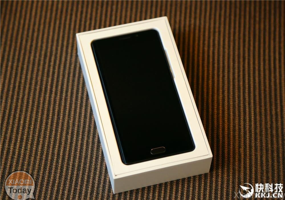 Xiaomi-me-σημείωμα-2-unboxing-και-preview-box-phone