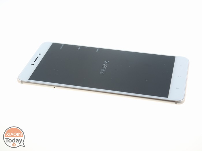 Xiaomi-Mi-Max-2-Teardown-1-700×525-1