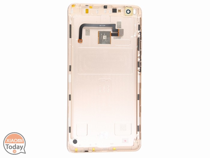 Xiaomi-Mi-Max-2-Teardown-8-700×525-1