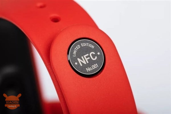 Risultati immagini per mi band 3 nfc