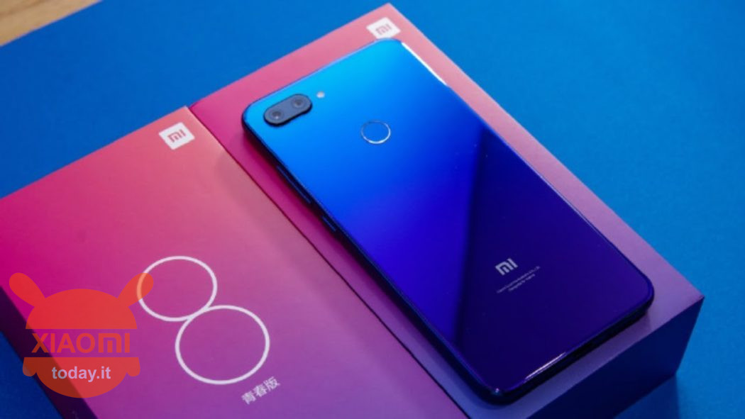 Xiaomi svela la "magia" della back cover a gradiente di Mi 8 Lite