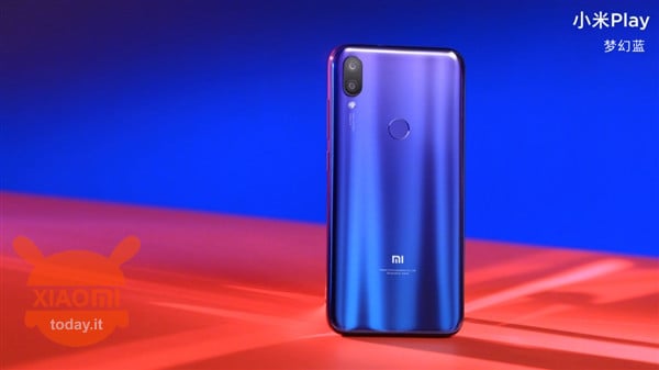 Xiaomi Playは6GBのRAMと3つの輝く色が付属しています