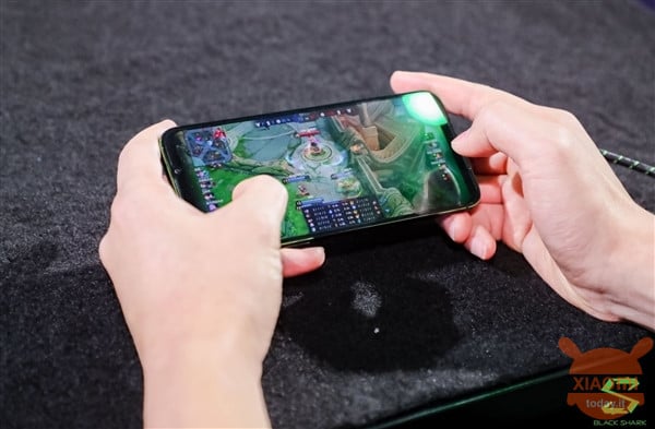 Xiaomi Black Shark 2 टच