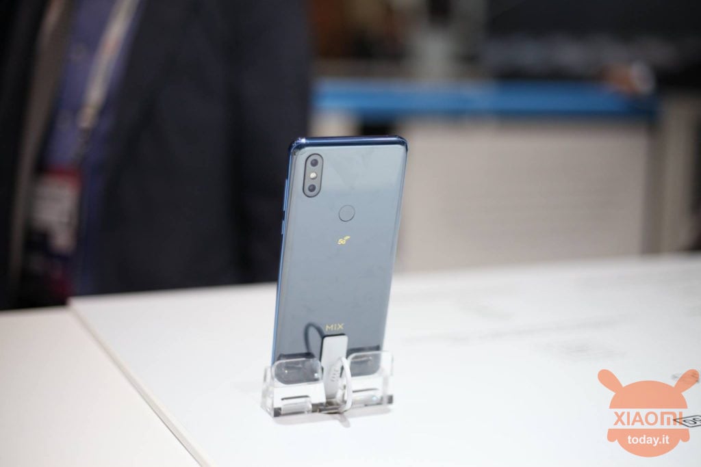 Xiaomi mix 3 5G mặt trời mọc