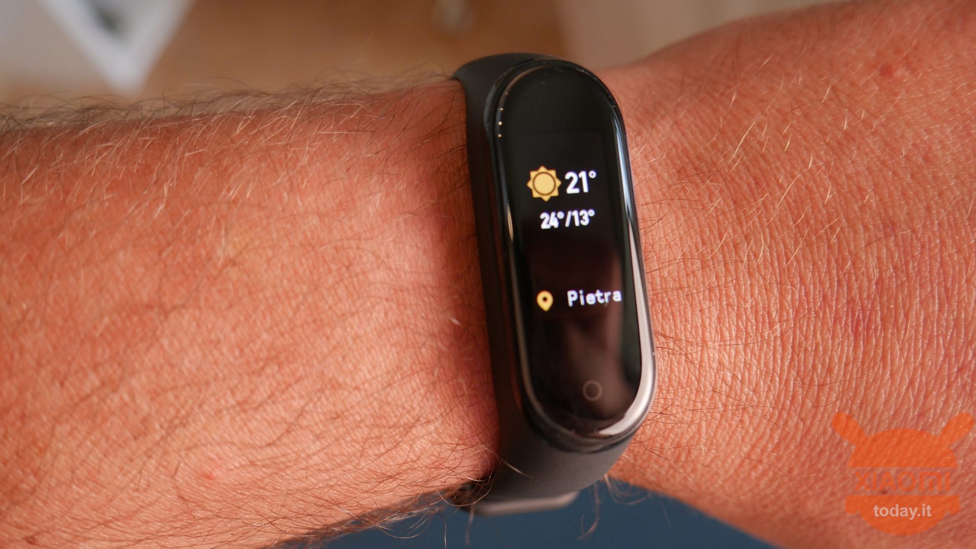 Xiaomi Mi band 4을 (를) 검토하십시오.