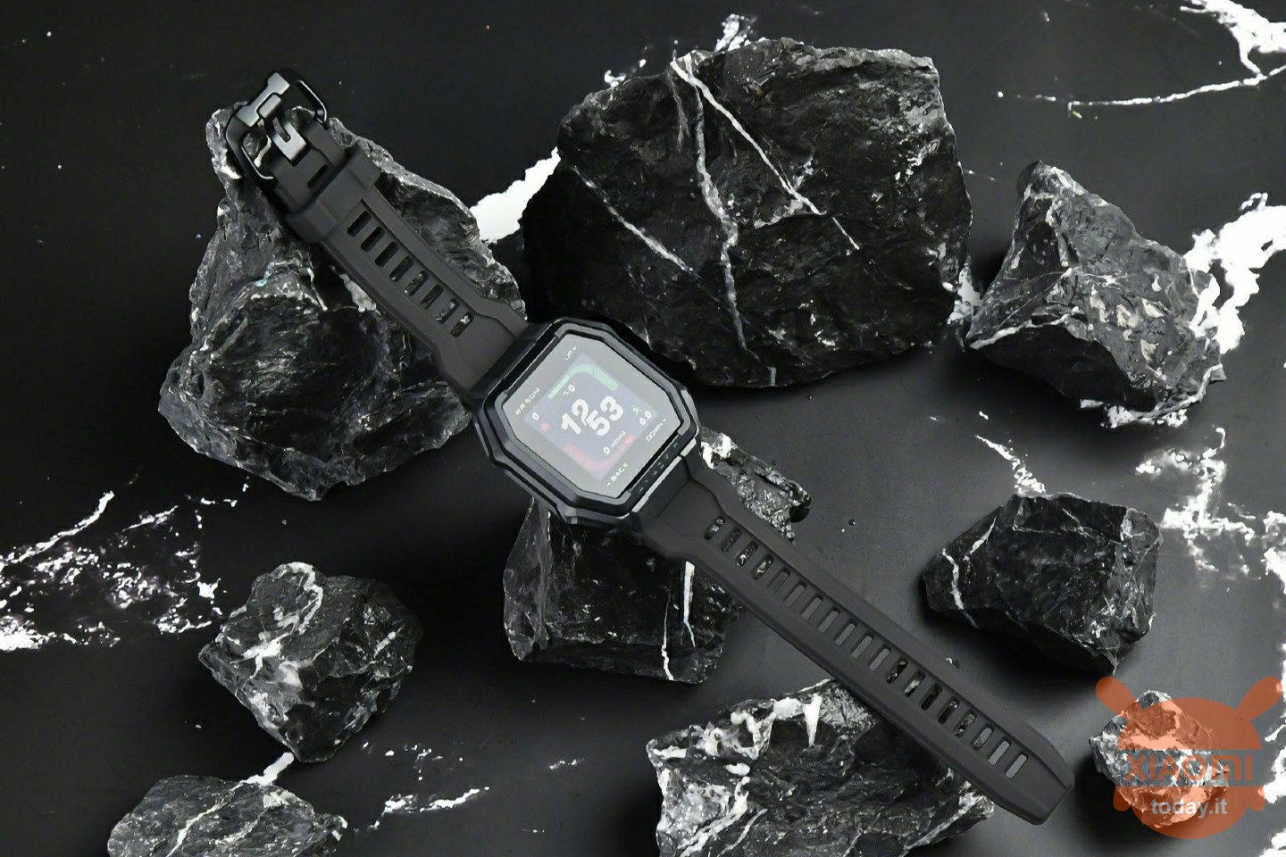 amazit ares il nuovo smartwatch semi-rugged di huami
