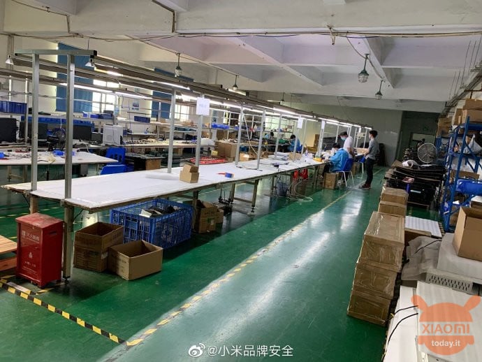 factoryεύτικα παραποιημένα προϊόντα εργοστασίου xiaomi: πώς να αναγνωρίσετε τα πλαστά smartphone της Xiaomi