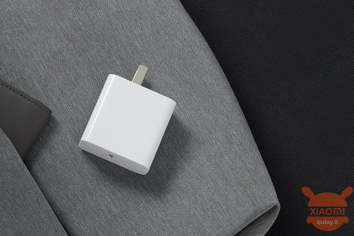 lo Xiaomi Charger 65W AD651P non è diverso dai comuni caricabatterie con tecnologia PD che supporta le 5V3A / 9V3A / 12V3A / 15V3A / 20V3.25A. Inoltre, i caricabatterie PD possono essere utilizzati per fornire fino a 65 W di ricarica rapida a laptop e tablet.