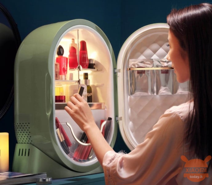 MINIJ Retro Cosmetic Refrigerator