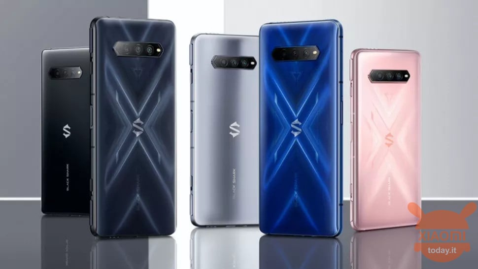 swart haai 4 pro