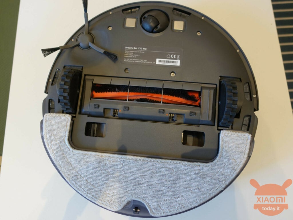 Vista inferior del Dreame Bot Z10 pro