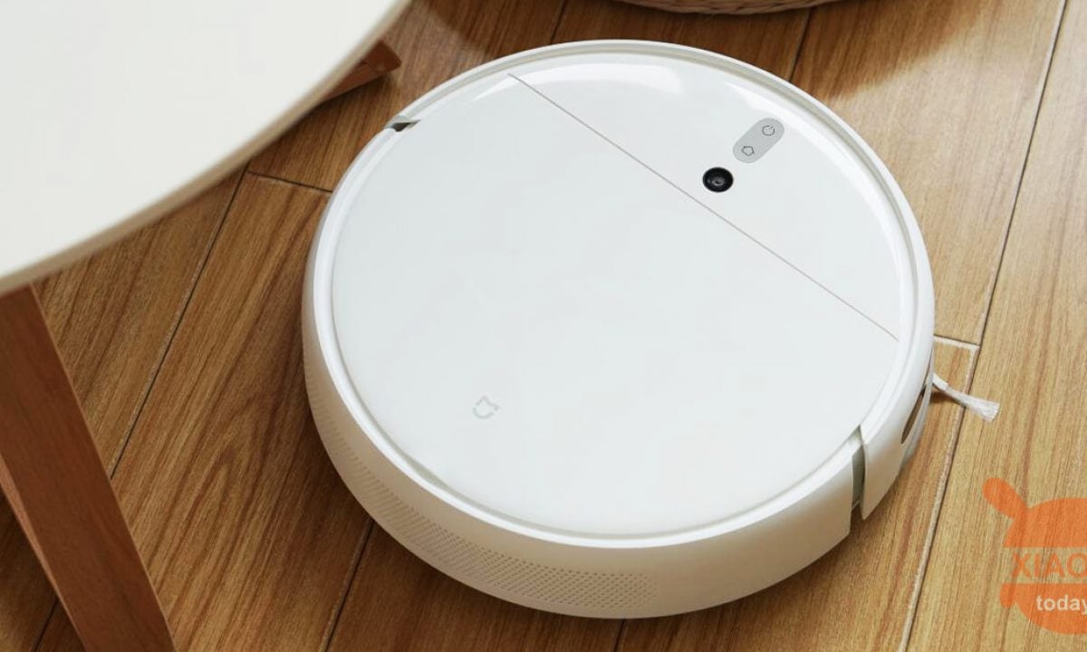 Lite floor cleaning robot 