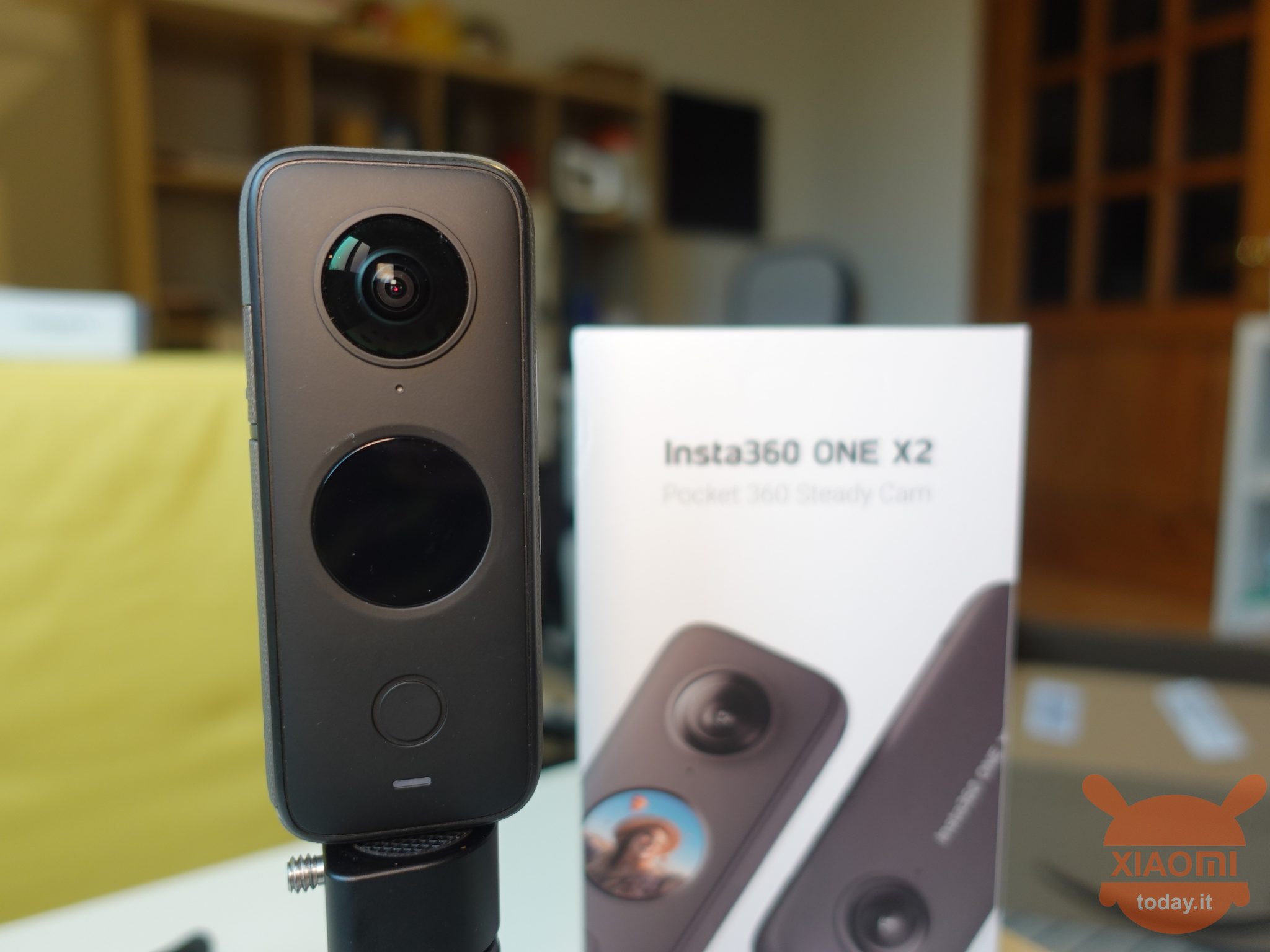 Insta360 One X2 vista frontale