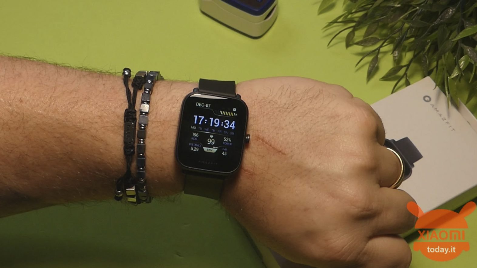 amazfit bip 3 và bip 3 pro