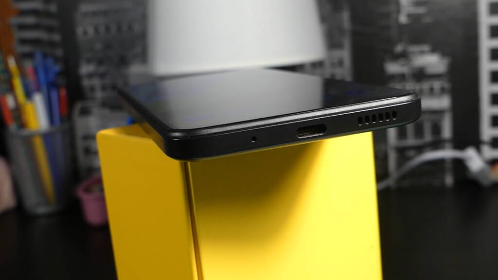Xiaomi POCO M5 bottom