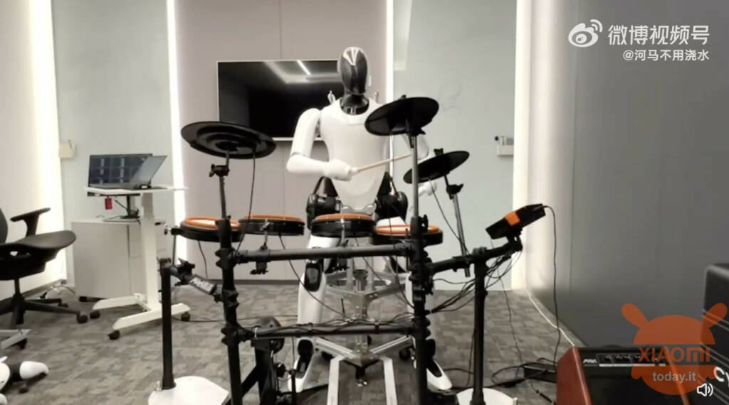 Ang Xiaomi robot na tumutugtog ng drums