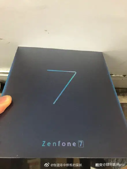 ASUS Zenfone 7