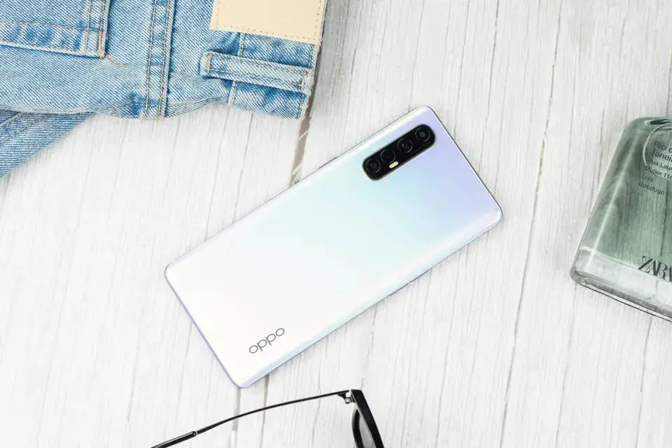 OPPO Reno 3