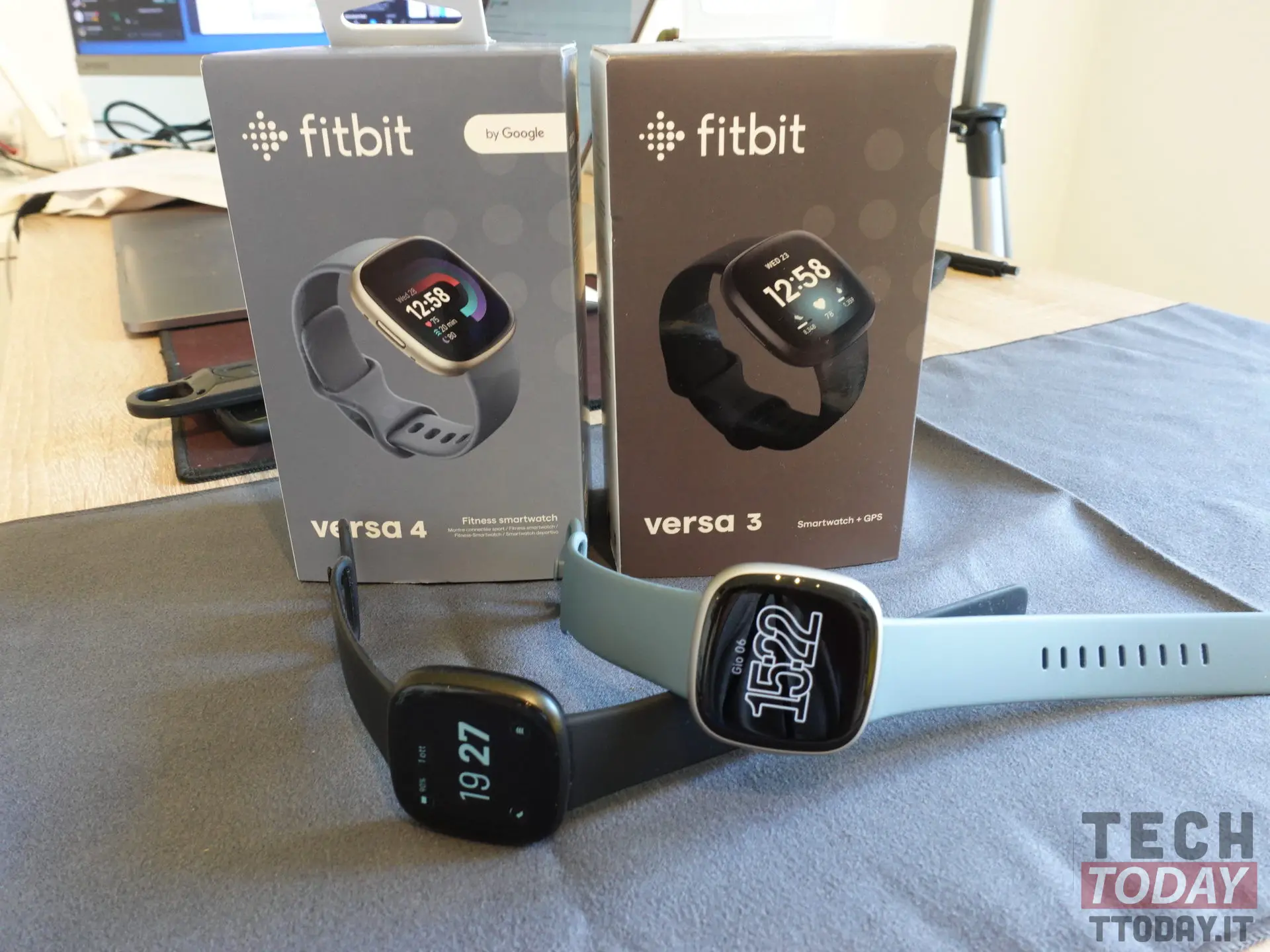 Fitbit Versa 4 confezione