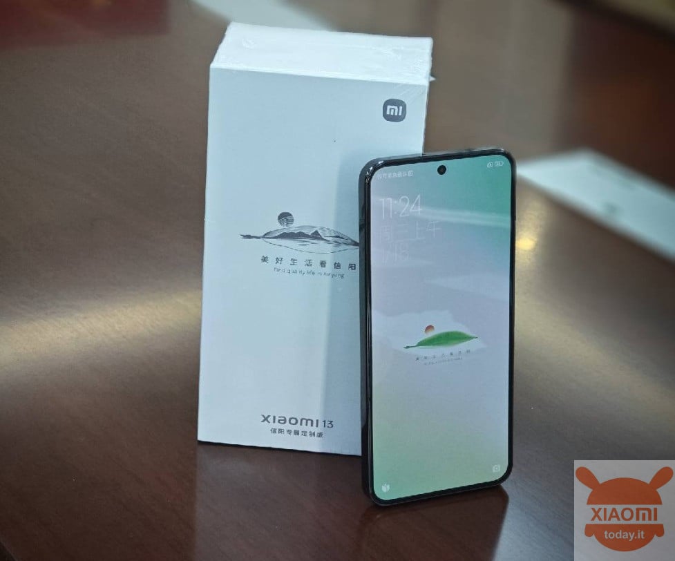 Phiên bản độc quyền Xiaomi 13 Xinyang được phát hành tại Trung Quốc