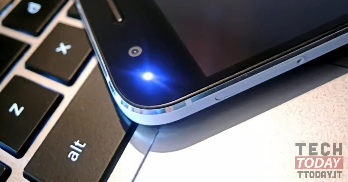 android 13: controllo della luminosità del flash LED