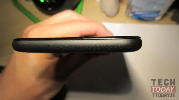 Der Körper von Google Pixel 5 löst sich vom Bildschirm