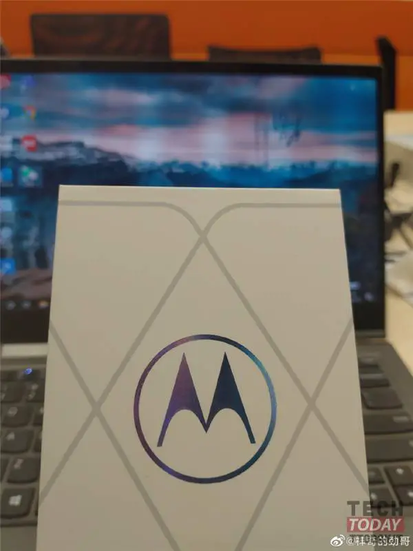 motorola met leeuwenbek 888