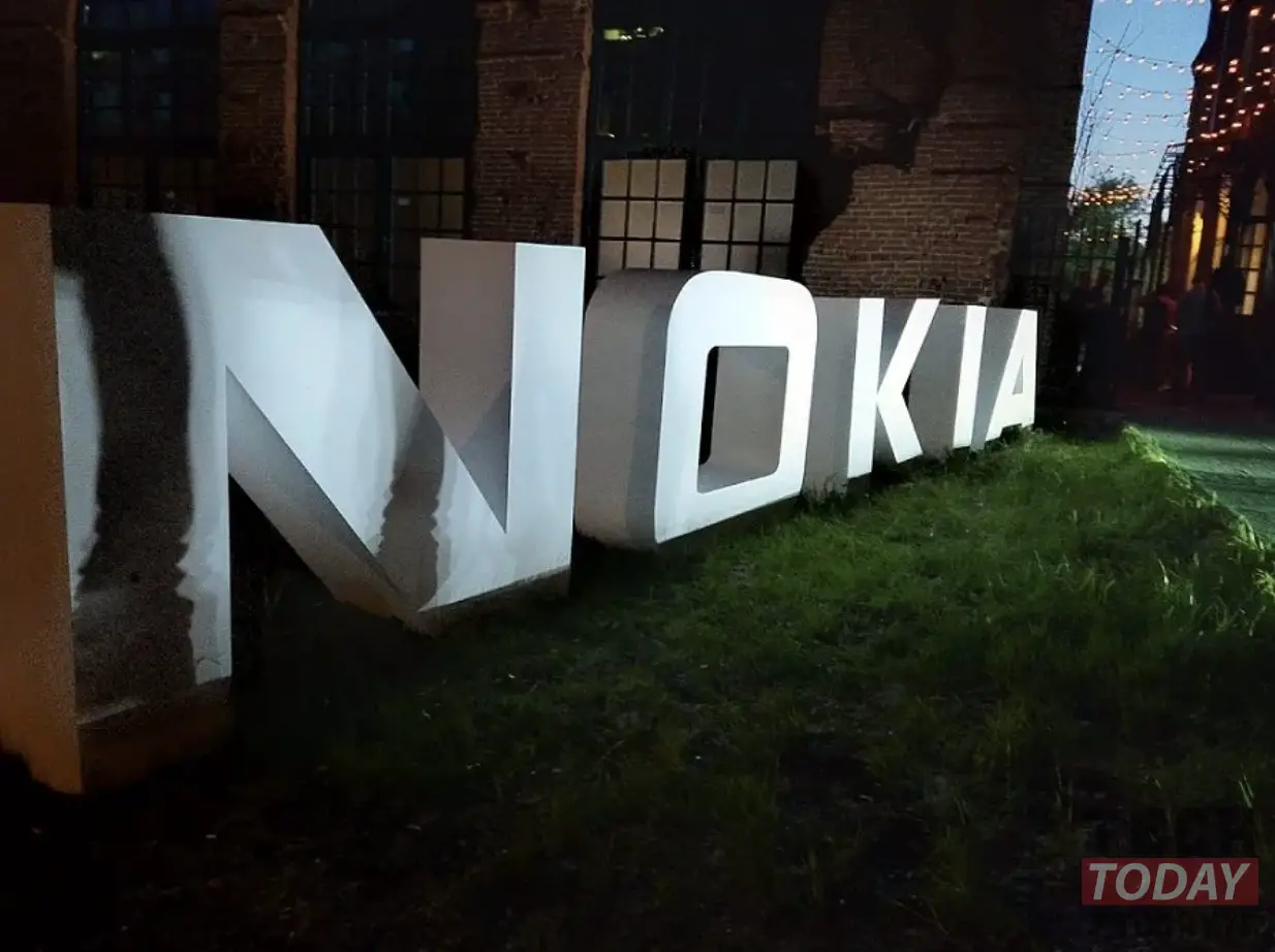 El logotipo de Nokia fuera de las oficinas de la empresa.