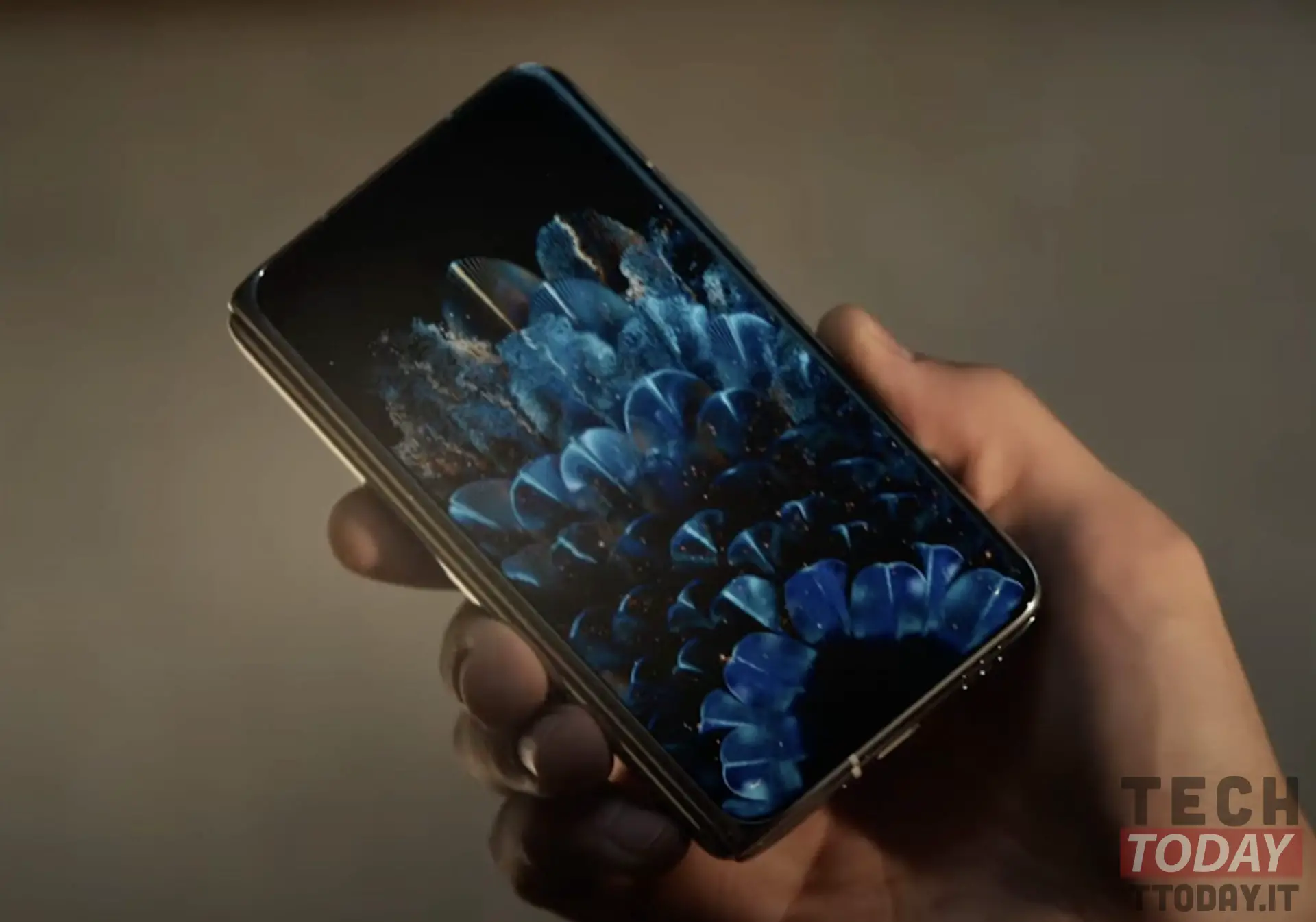 oppo find n official: samsung galaxy fold z competitor foldable