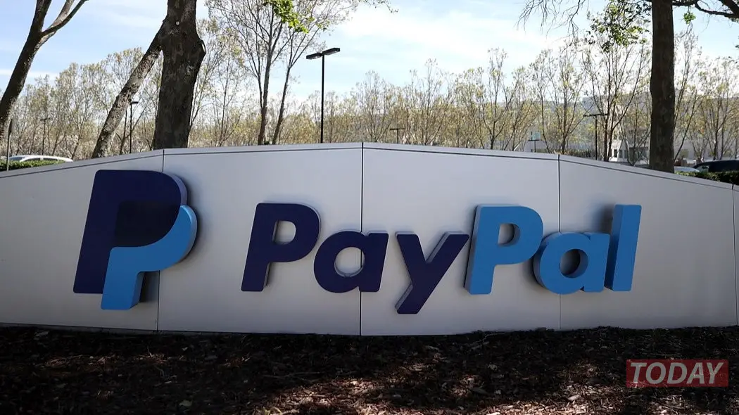 paypal in italia arriva il pagamento a rate senza interessi