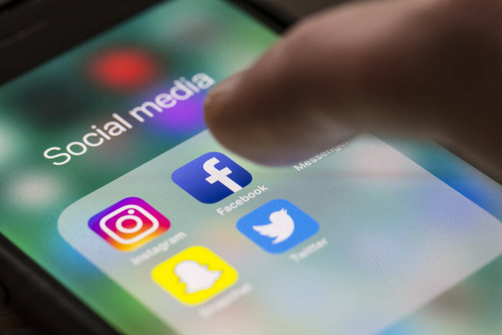 facebook und instagram bezahlte identitätsüberprüfung