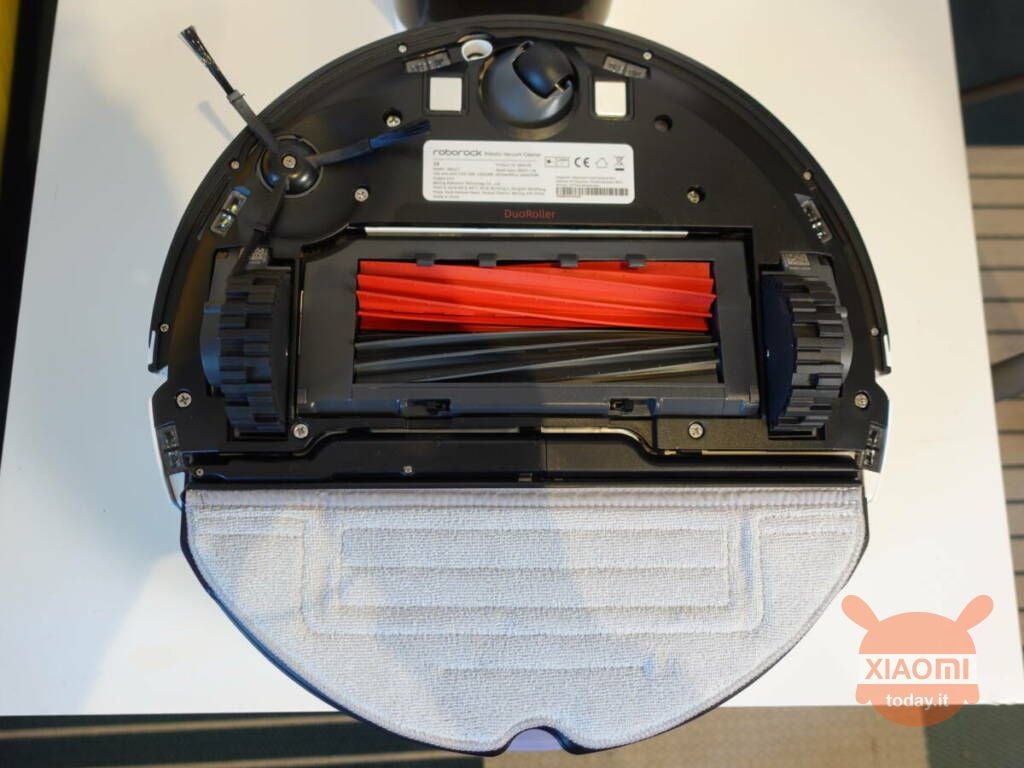 Tampilan bawah Roborock S8