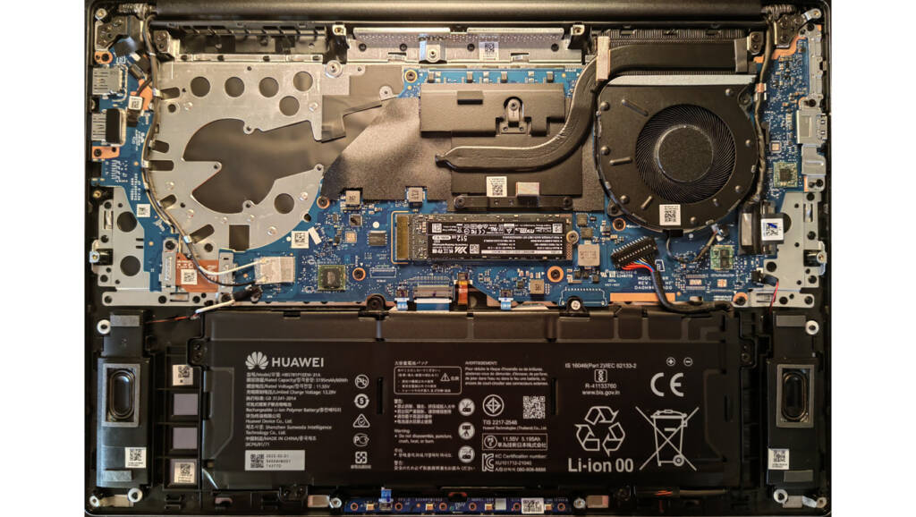 Huawei Matebook D16 interno