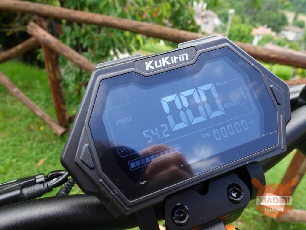 KuKirin G2 Max display