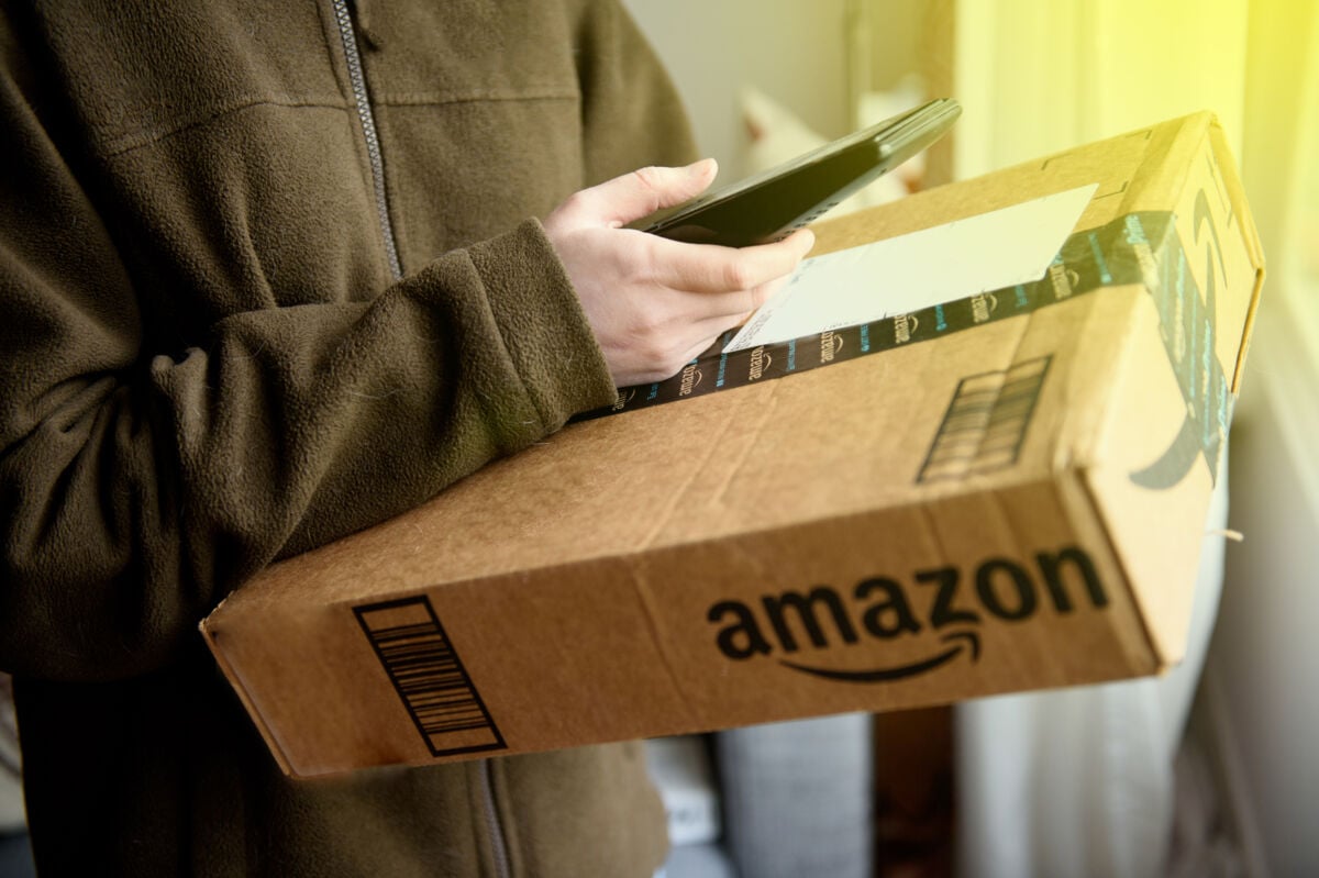Nagbabayad ang Amazon upang maghatid ng mga pakete