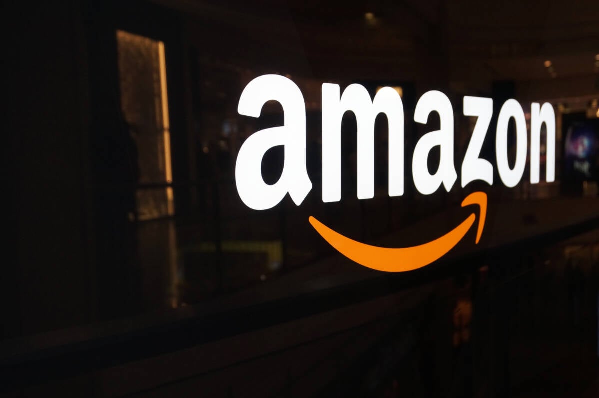 logotip d'Amazon amb llum suau