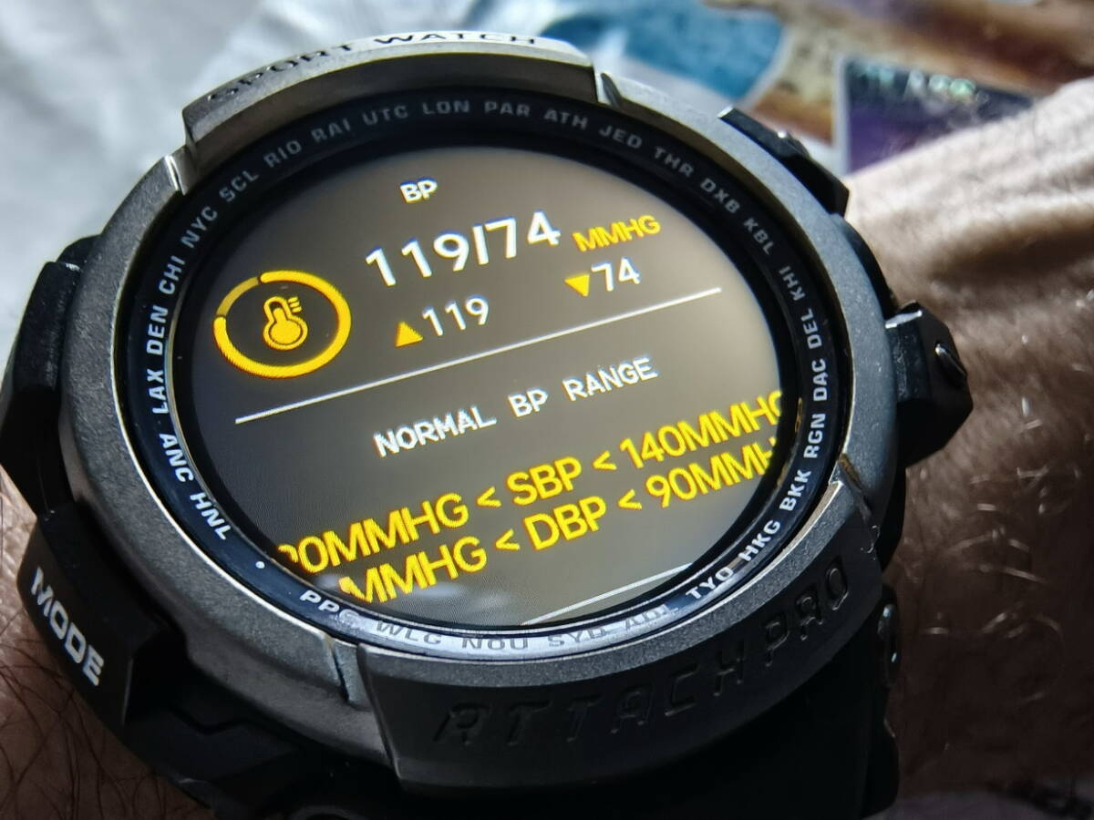 LOKMAT ATTACH PRO uno smartwatch is waterproof up to 50 meters!