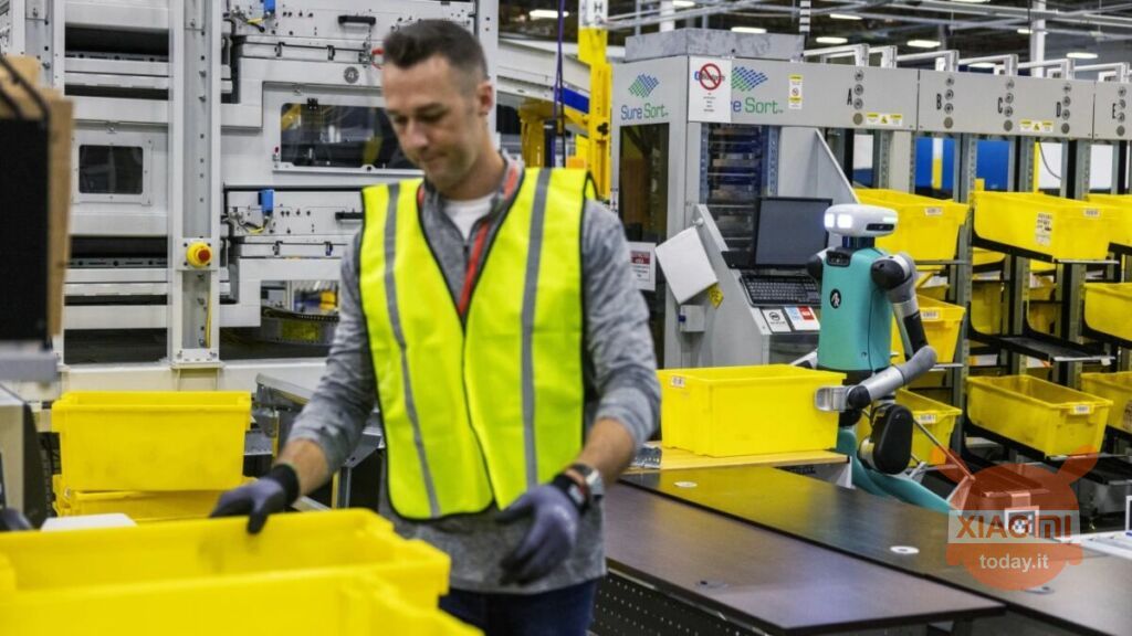 digit, robot umanoide di amazon, e dipendente dell'azienda