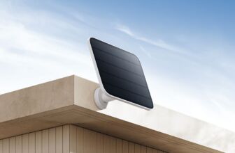 pannello fotovoltaico xiaomi montato su tetto di legno