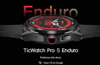 ticwatch pro 5 enduro su sfondo nero con scritte enduro e descrizione sistema operativo wear os