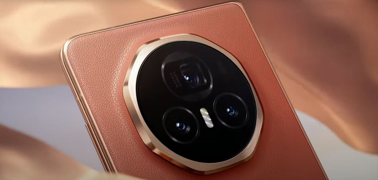 HONOR Magic V3