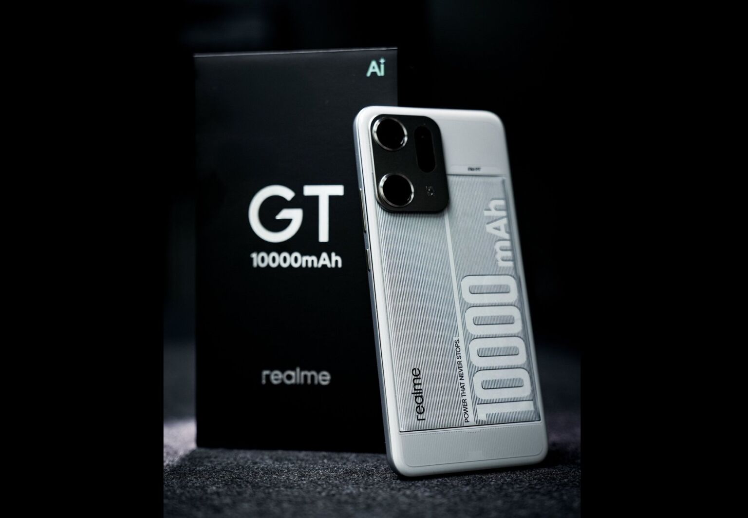 Realme GT 10000mAh è il nuovo concept phone dalla batteria enorme