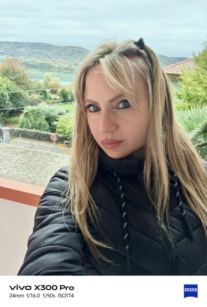 أنا أعيش X300 PRO