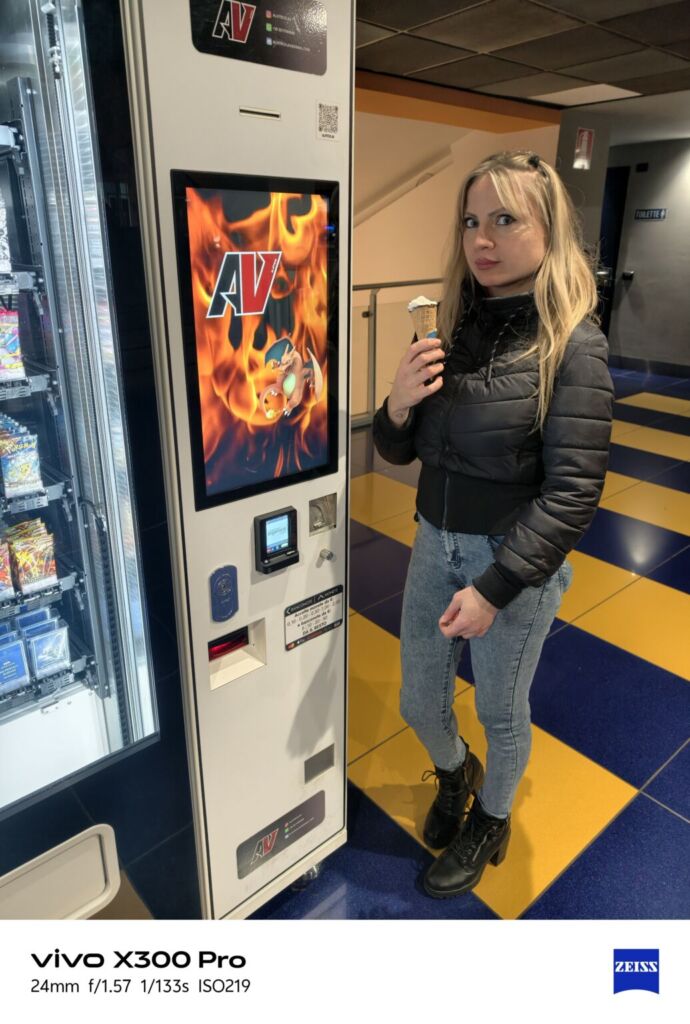 أنا أعيش X300 PRO