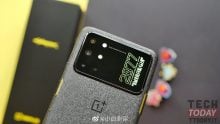 OnePlus 8T Cyberpunk 2077 Edition è il re degli SWAGphone | Foto