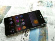 Oppo R7: primo smartphone Oppo senza cornici
