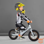 Qi Xiaobai è la bici anti-shock per bambino in grado di proteggere la colonna vertebrale