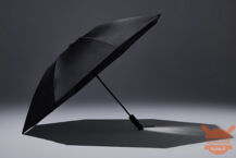 Urevo Lighting Umbrella è il nuovo ombrello con torcia integrata e apertura/chiusura automatica