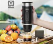 无论您身在何处，都可以享用 Hibrew H4E 咖啡，但请携带移动电源！