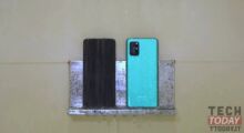 OnePlus 8T אינו IP68, אך הוא מתקלח ללא בעיות וִידֵאוֹ